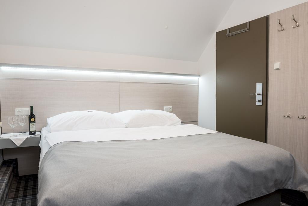 Horsky Hotel Dobra Chata Stachy Екстериор снимка