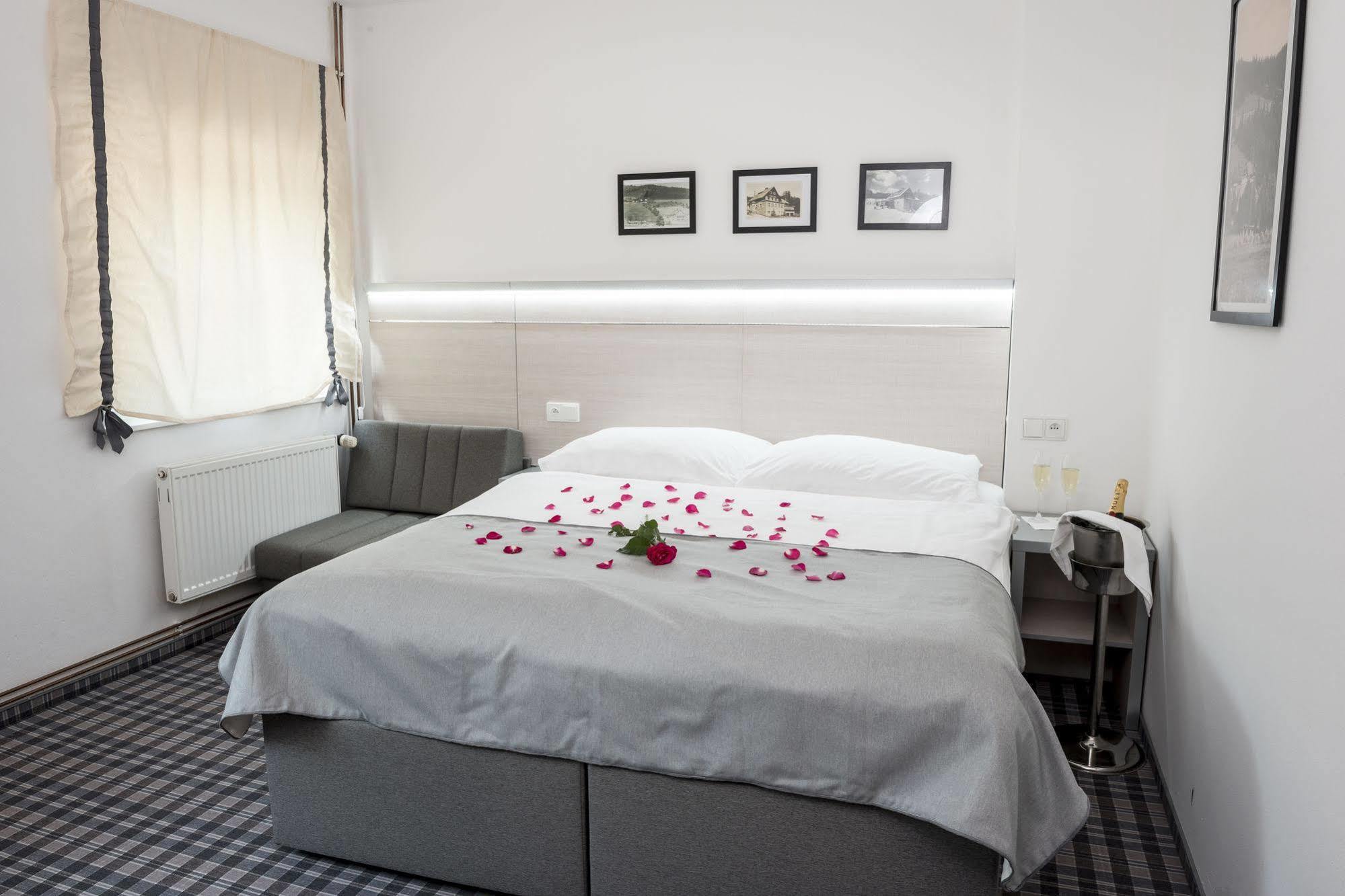 Horsky Hotel Dobra Chata Stachy Екстериор снимка